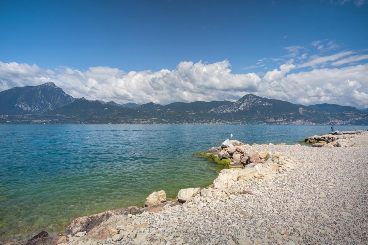 Apartment Frader Otto With Lake View Torri Del Benaco Exterior foto
